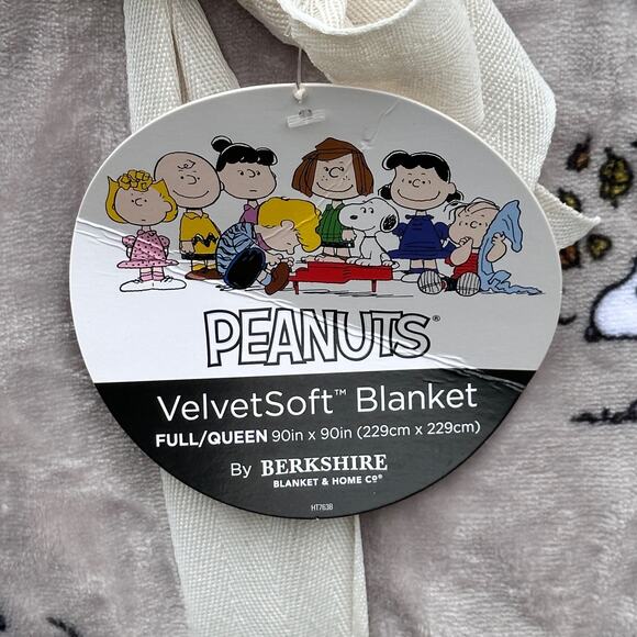 NEW Peanuts Snoopy Fall Theme 90"x 90” FULL /QUEEN Berkshire Gray Throw Blanket - Picture 2 of 11